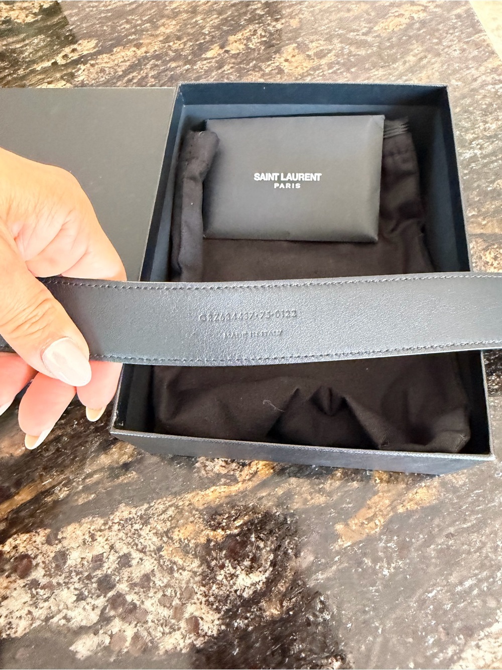Saint Laurent Black Leather Woman’s Logo Belt with Gold YSL Buckle Size 75 - Picture 3 of 4